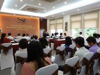 LỄ TRAO TẶNG PHẨM NHÂN DỊP RA MẮT QUỸ TÂM NGUYỆN VIỆT