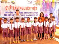 QUỸ TÂM NGUYỆN VIỆT CHIA SẺ KHÓ KHĂN HỌC SINH NGHÈO VÙNG BIÊN GIỚI
