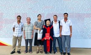 BẠN NGUYỄN ĐỨC QUÂN BỊ CHỨNG XƯƠNG THỦY TINH TỐT NGHIỆP LOẠI GIỎI TRƯỜNG ĐẠI HỌC BÁCH KHOA HÀ NỘI